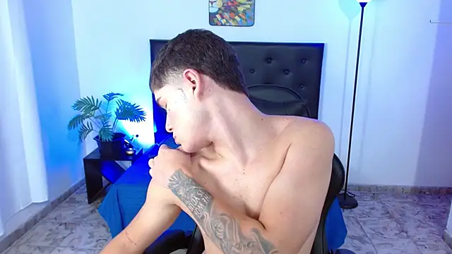 Mattass18 live sex cam