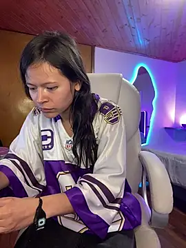 Ninffa_pinkk21's cam snapshot