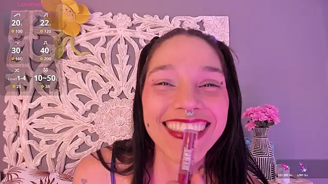 loraineblake's cam snapshot