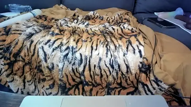 kinkykortney's cam snapshot