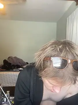 XanderOzzz live sex cam