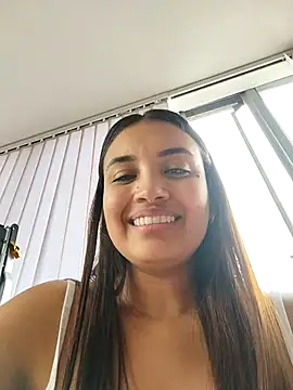 aisha_es live sex cam