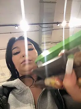 Tisha_Busty live sex cam