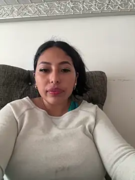 emmyjhonson07 live sex cam