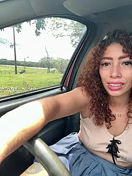 roxyrougee live sex cam