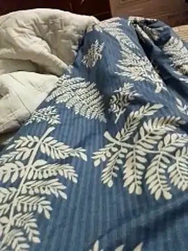 YIYI-502's cam snapshot