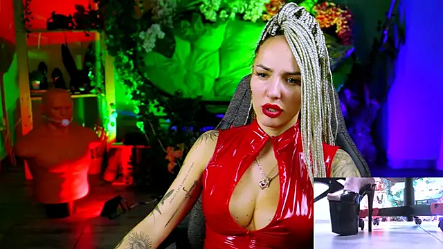 MonicaMaxwel's cam snapshot