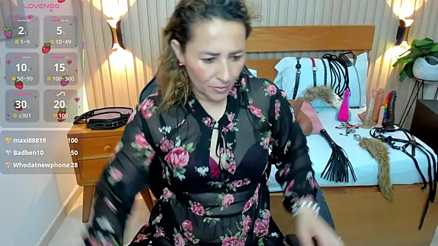 luciana_ballesteros_'s cam snapshot