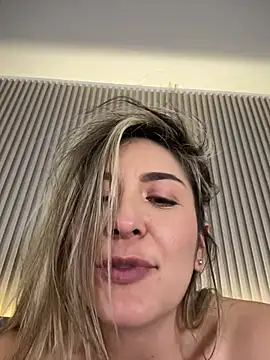 Mariana_gom's cam snapshot