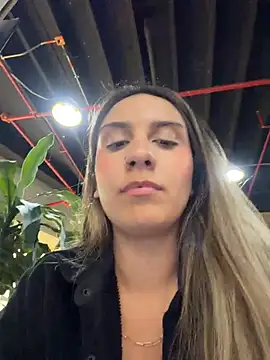 sarah_honey__'s cam snapshot