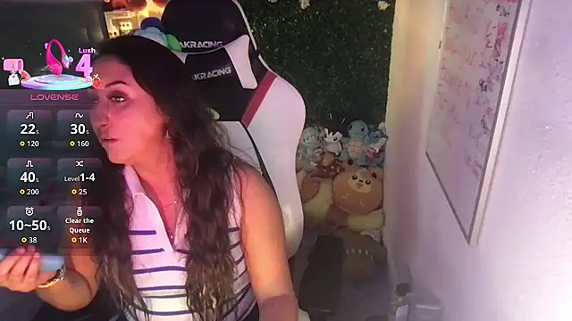 Daisysummersuee's cam snapshot