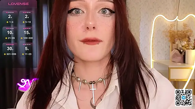 amyfallinlove's cam snapshot