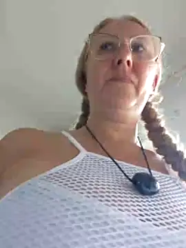 MILEIDE980's cam snapshot