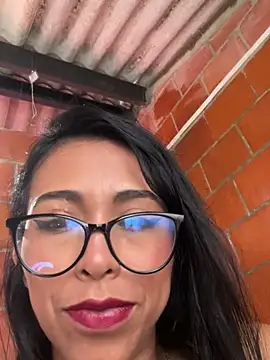 Emma__cumlovee's cam snapshot