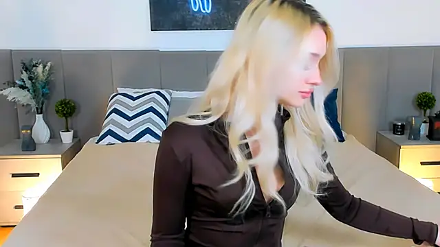 SugarWhisper's cam snapshot