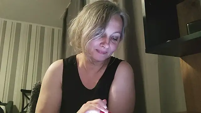 EdithManning's cam snapshot