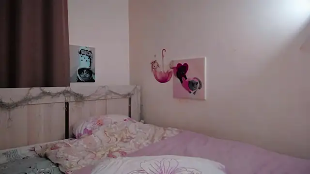 JuicyHelenX's cam snapshot