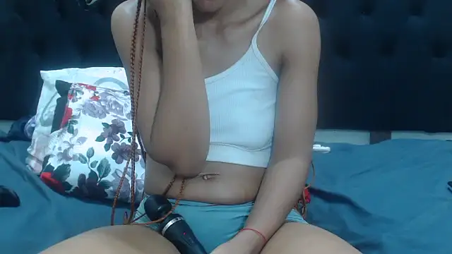 sexyslimx23's cam snapshot