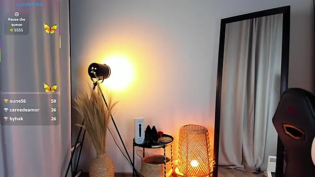 Tina_Tayllor_'s cam snapshot