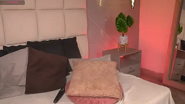 SaraMonroe1's cam snapshot