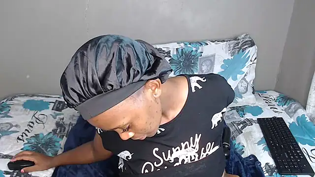 Lunalee's cam snapshot