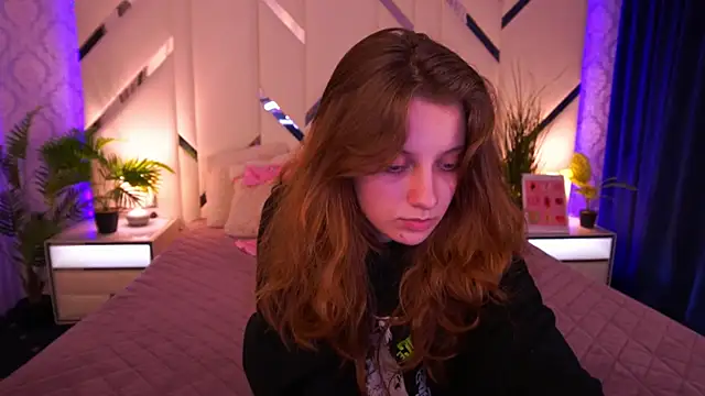 CuteeFoxy live sex cam