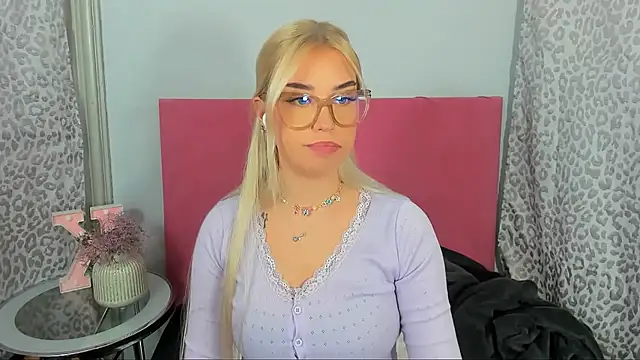 KristyHoney live sex cam