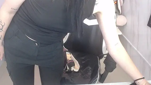 luciana_ch_2's cam snapshot