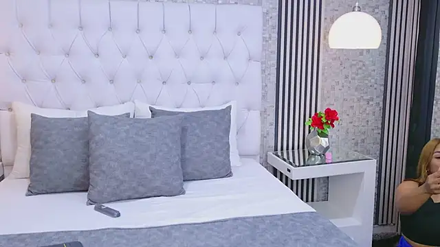 ChloeRousee's cam snapshot