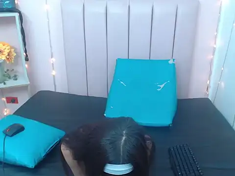 chloejonesrs707's cam snapshot