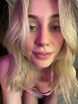 LovelyMiu's cam snapshot