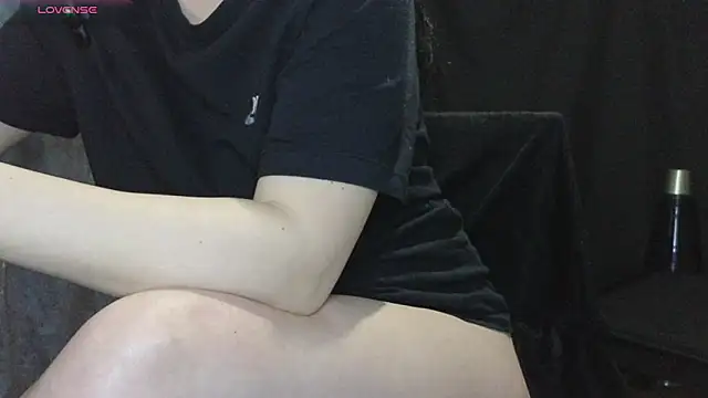 Mia_G0ld's cam snapshot