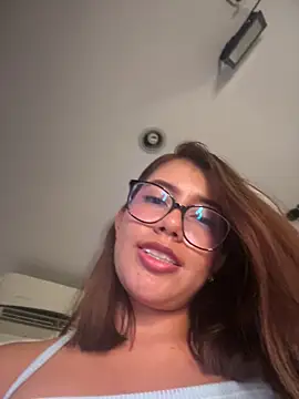 sara_calderon's cam snapshot