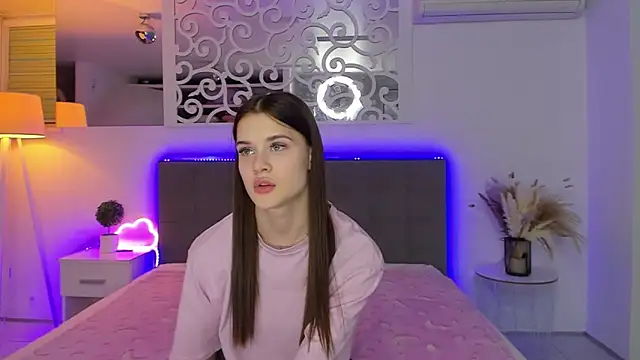 LuisaClover's cam snapshot