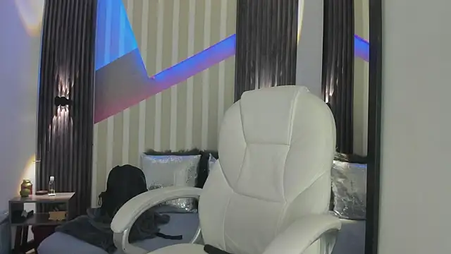 emily_layton's cam snapshot