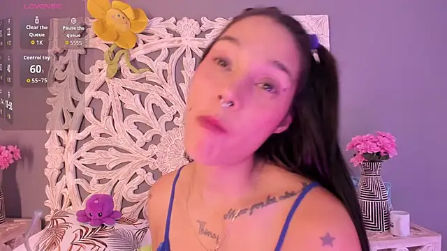 loraineblake's cam snapshot