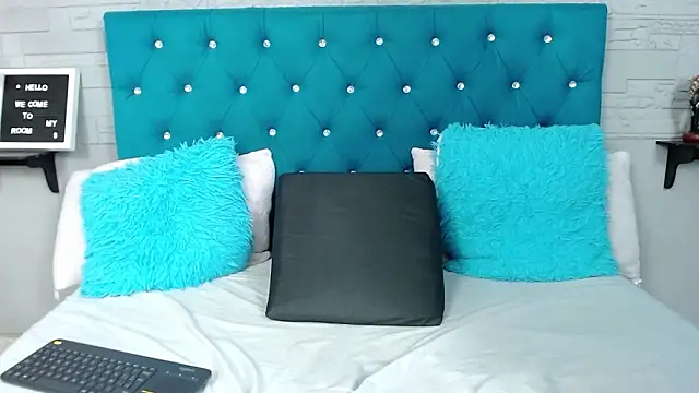 ZolaniBaker's cam snapshot