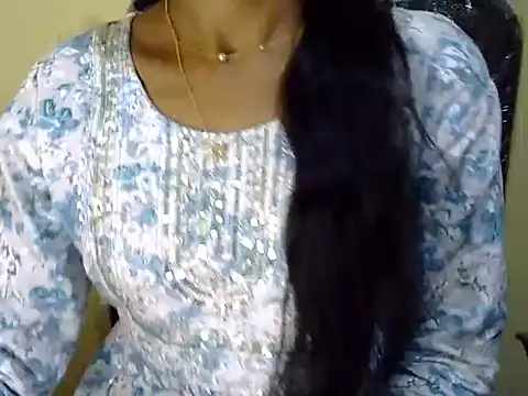 Khushi_v's cam snapshot