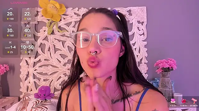 loraineblake's cam snapshot