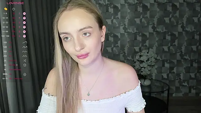 A_delina's cam snapshot