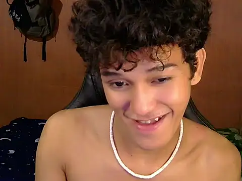 hugekenbigcock's cam snapshot