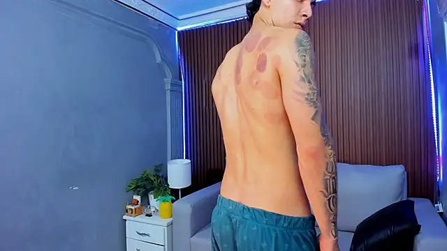 Leo_santoro's cam snapshot