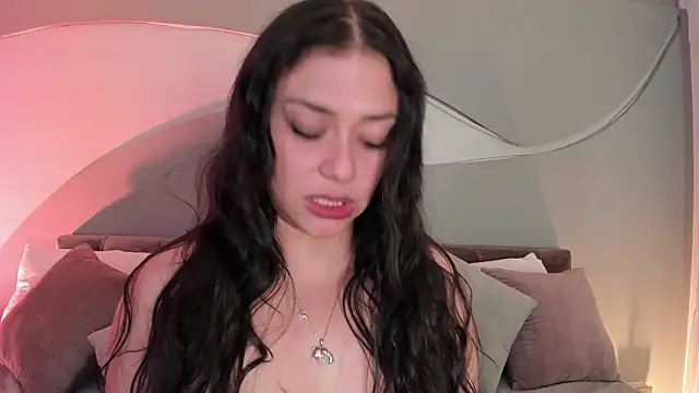 Nicolle_W's cam snapshot