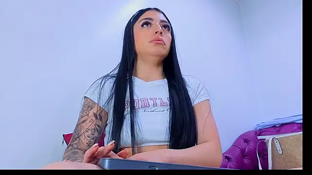 Julieta_horney's cam snapshot