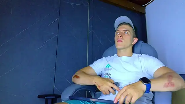 ALANNFERRER's cam snapshot