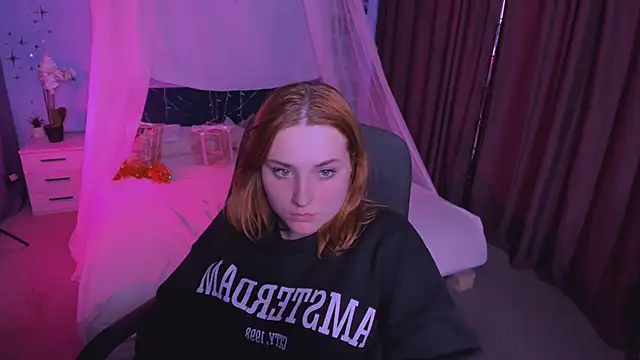 casey_meow_'s cam snapshot