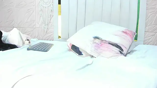 Rebecca_Mitchell live sex cam