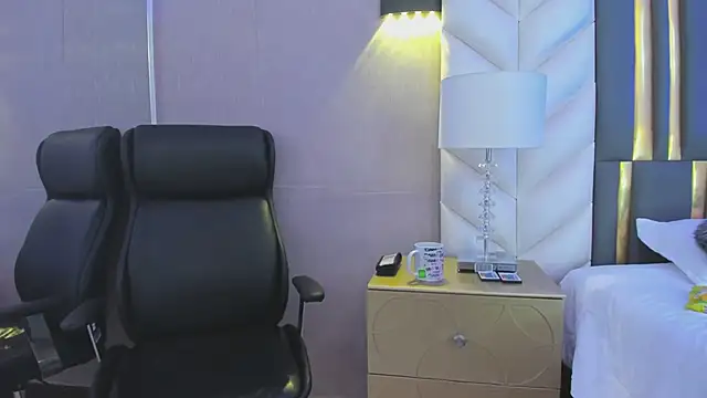 ChloeHarper_ live sex cam