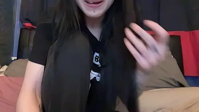 MissMidnightUK live sex cam