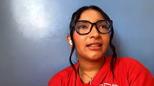 EstelleSchmeichel's cam snapshot